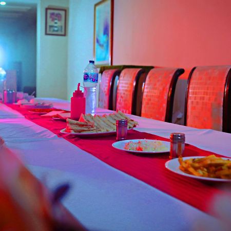 Quick Continental Hotel - Jail Road Lahore Extérieur photo