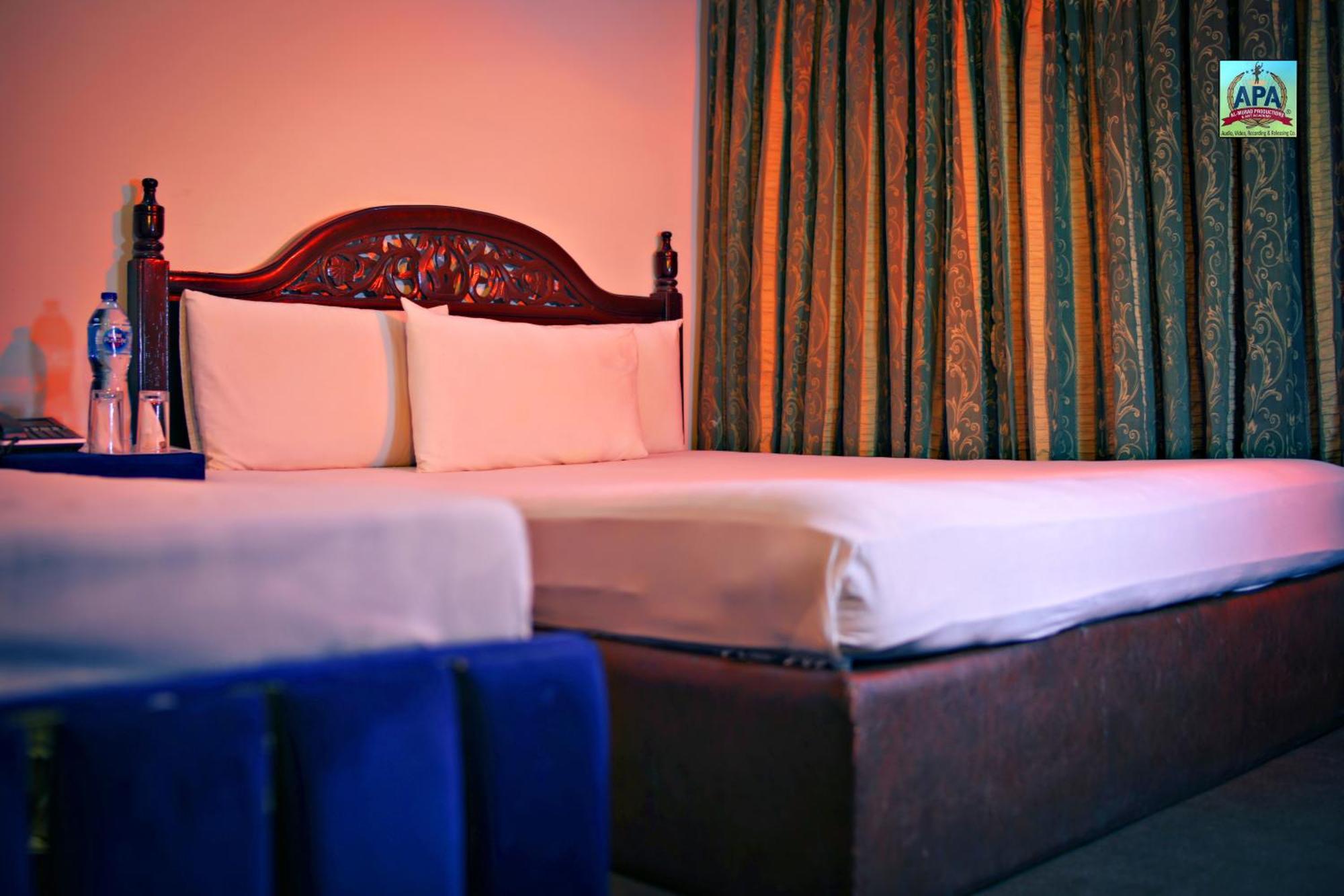 Quick Continental Hotel - Jail Road Lahore Extérieur photo